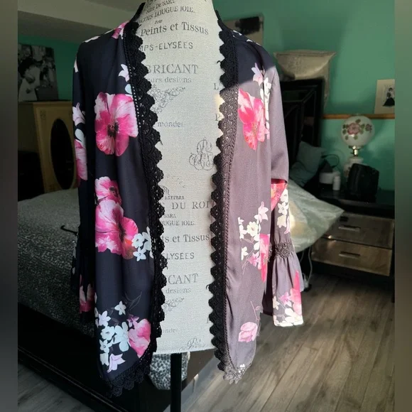 Womens Kimono Cardigan Floral Print Chiffon Beach Cover Ups
Lace Trim Top - Picture 2 of 10